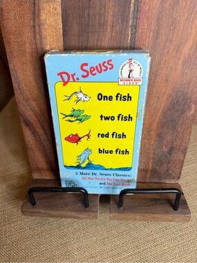 1980s Dr. Seuss One Fish Two Fish Red Fish Blue Fish VHS tape